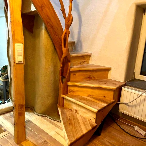 Palier d'escalier en bois avec finition artisanale - Escaliers Léon